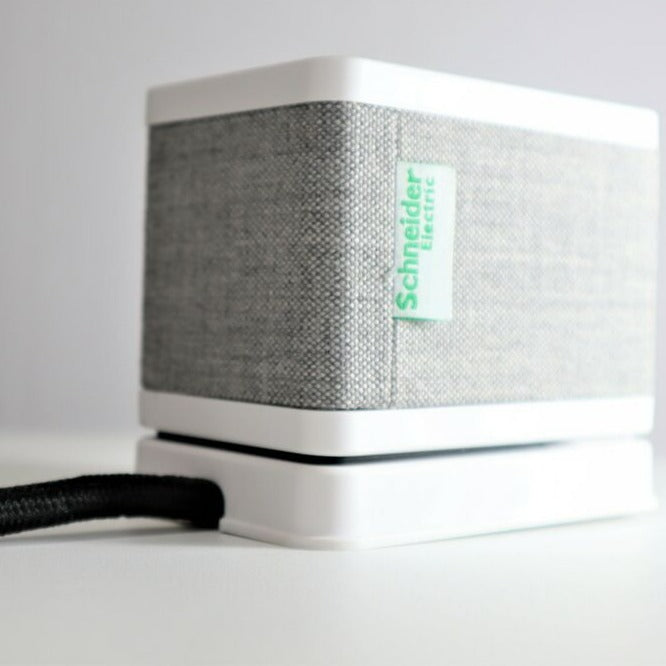 Pöytäpistorasia USB latauksella, sähköpöydän lisävaruste