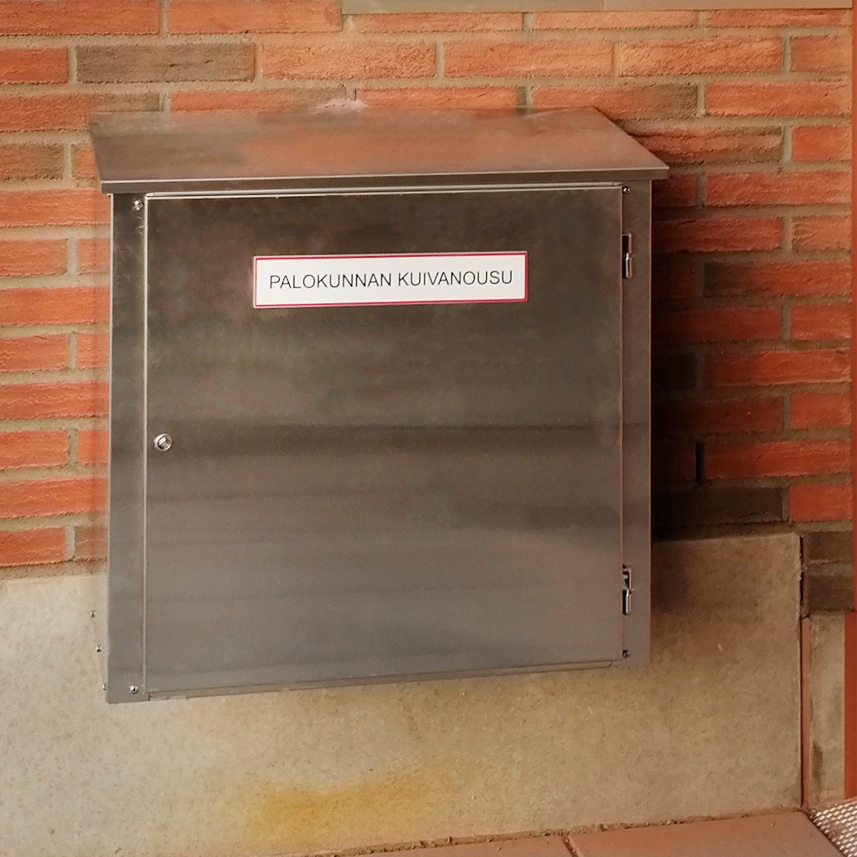 RST-suojakotelot ja kuivanousukotelot – Myös mittatilauksena